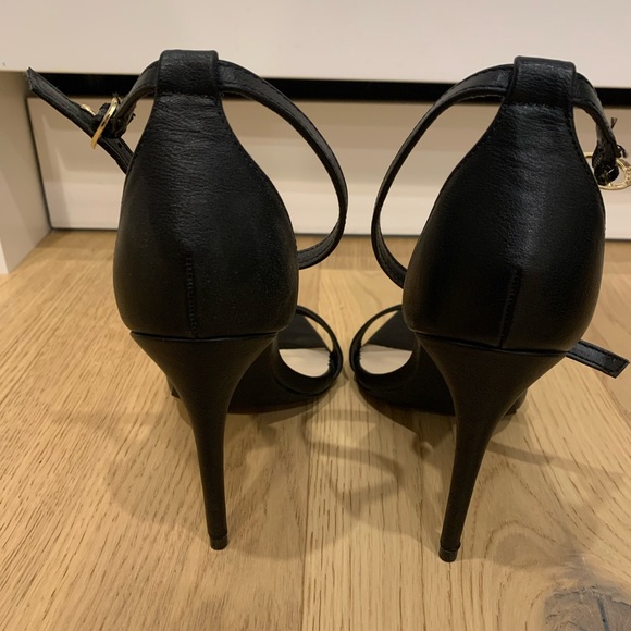 black stilettos BNWOT. 4.5 inch heel. - Picture 3 of 5